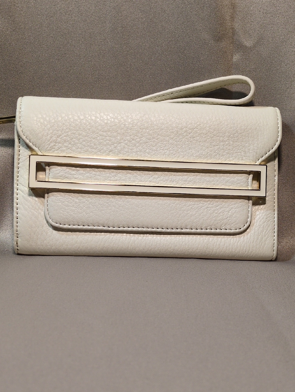 Talbots White Leather Wristlet Clutch with Gold Bar